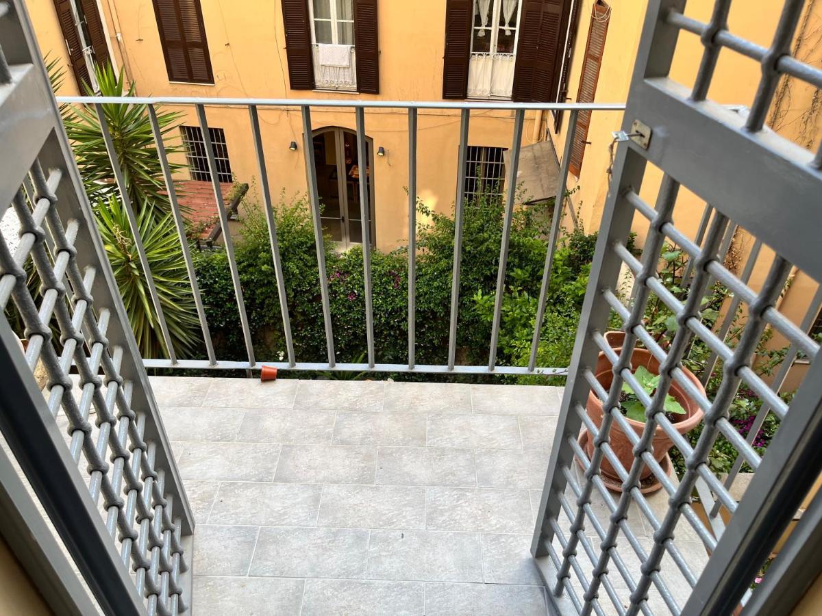 Appartamento Love Nest In The Heart Of Roma Esterno foto