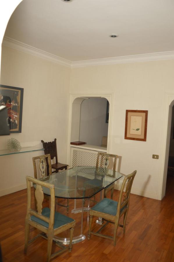 Appartamento Love Nest In The Heart Of Roma Esterno foto