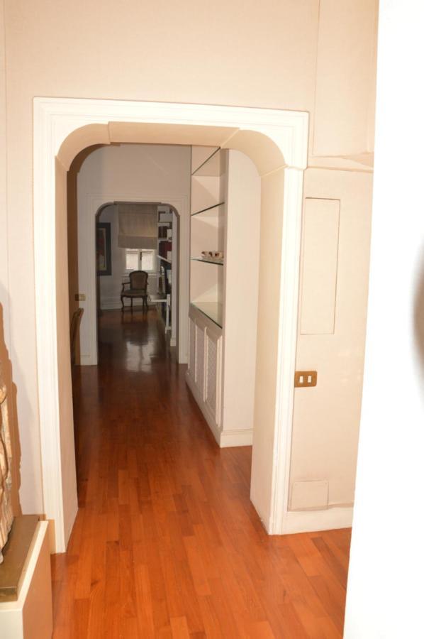 Appartamento Love Nest In The Heart Of Roma Esterno foto