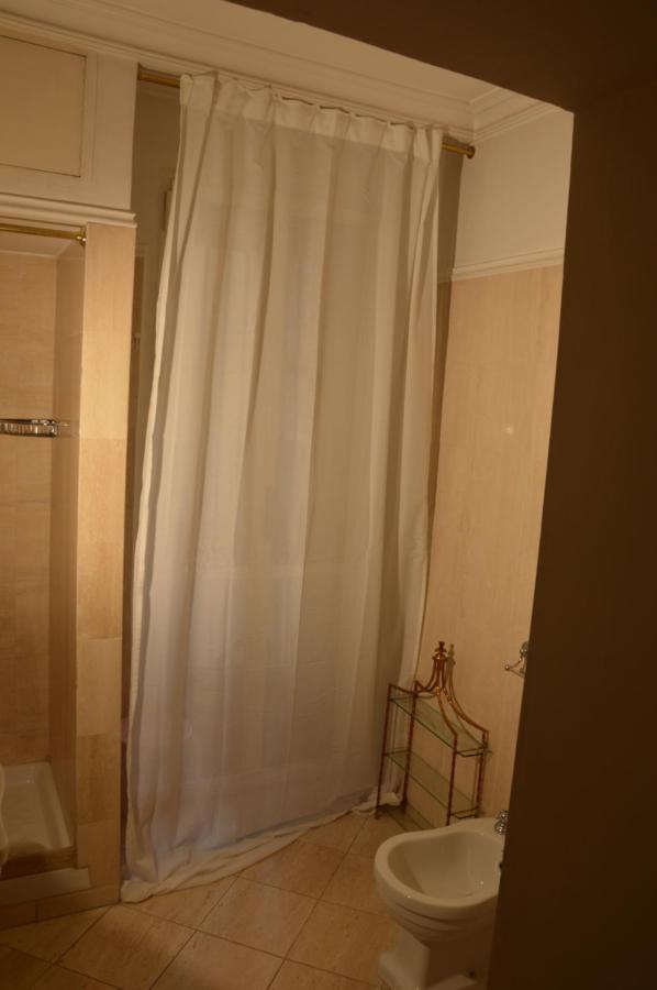 Appartamento Love Nest In The Heart Of Roma Esterno foto
